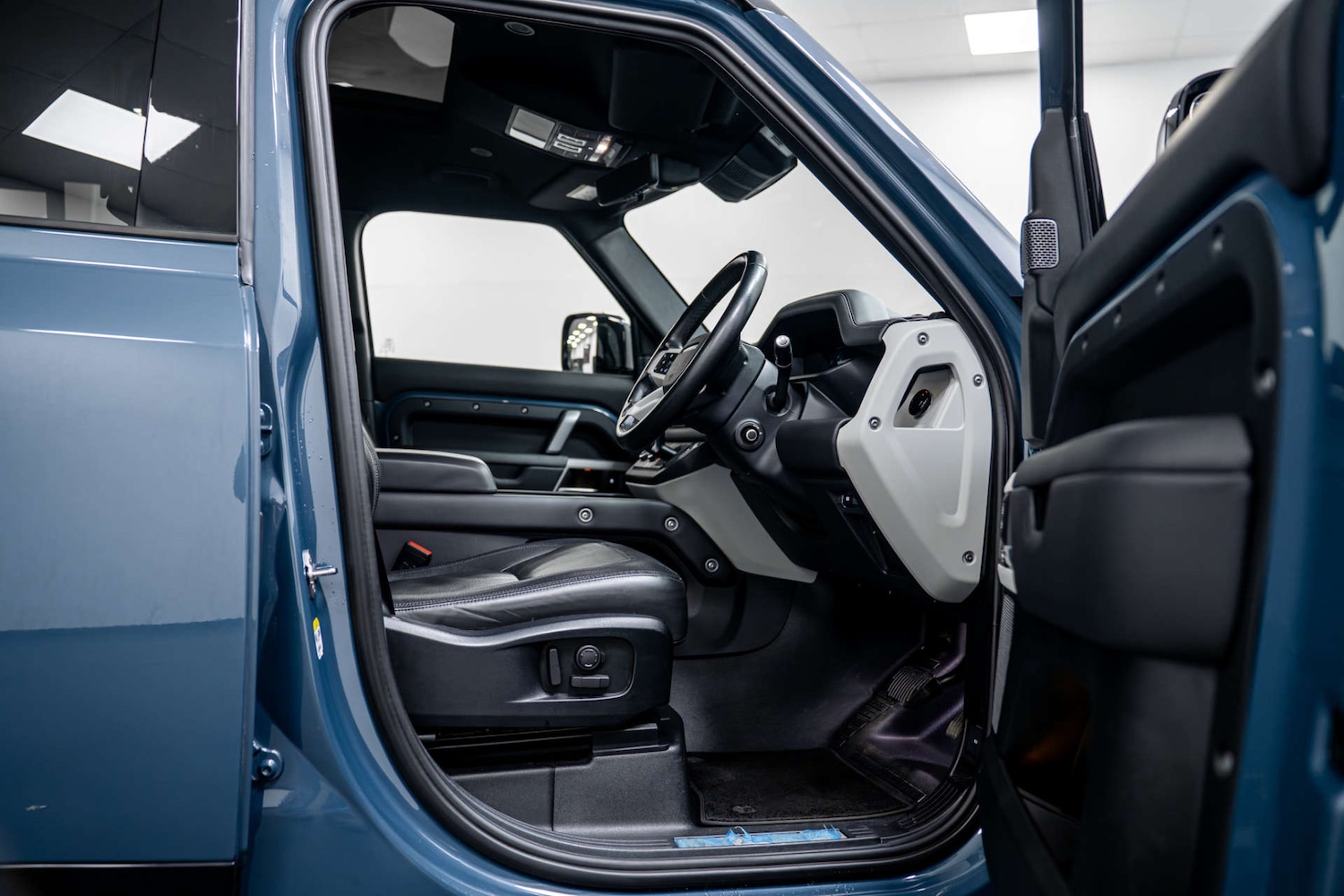 Used Land Rover Defender 2023 for sale - 77406696: Photo 27