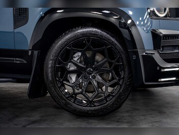 Used Land Rover Defender 2023 for sale - 77406696: Photo