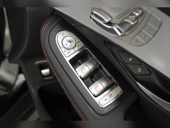 Used Mercedes-Benz GLC 2022 for sale - 78952042: Photo