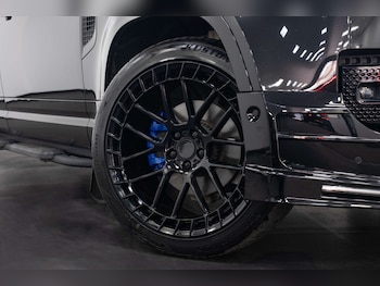 Used Land Rover Defender 2024 for sale - 77802755: Photo