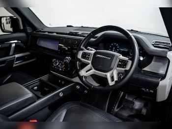 Used Land Rover Defender 90 2023 for sale - 77324478: Photo