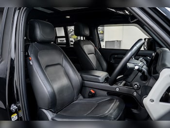 Used Land Rover Defender 90 2023 for sale - 77324478: Photo