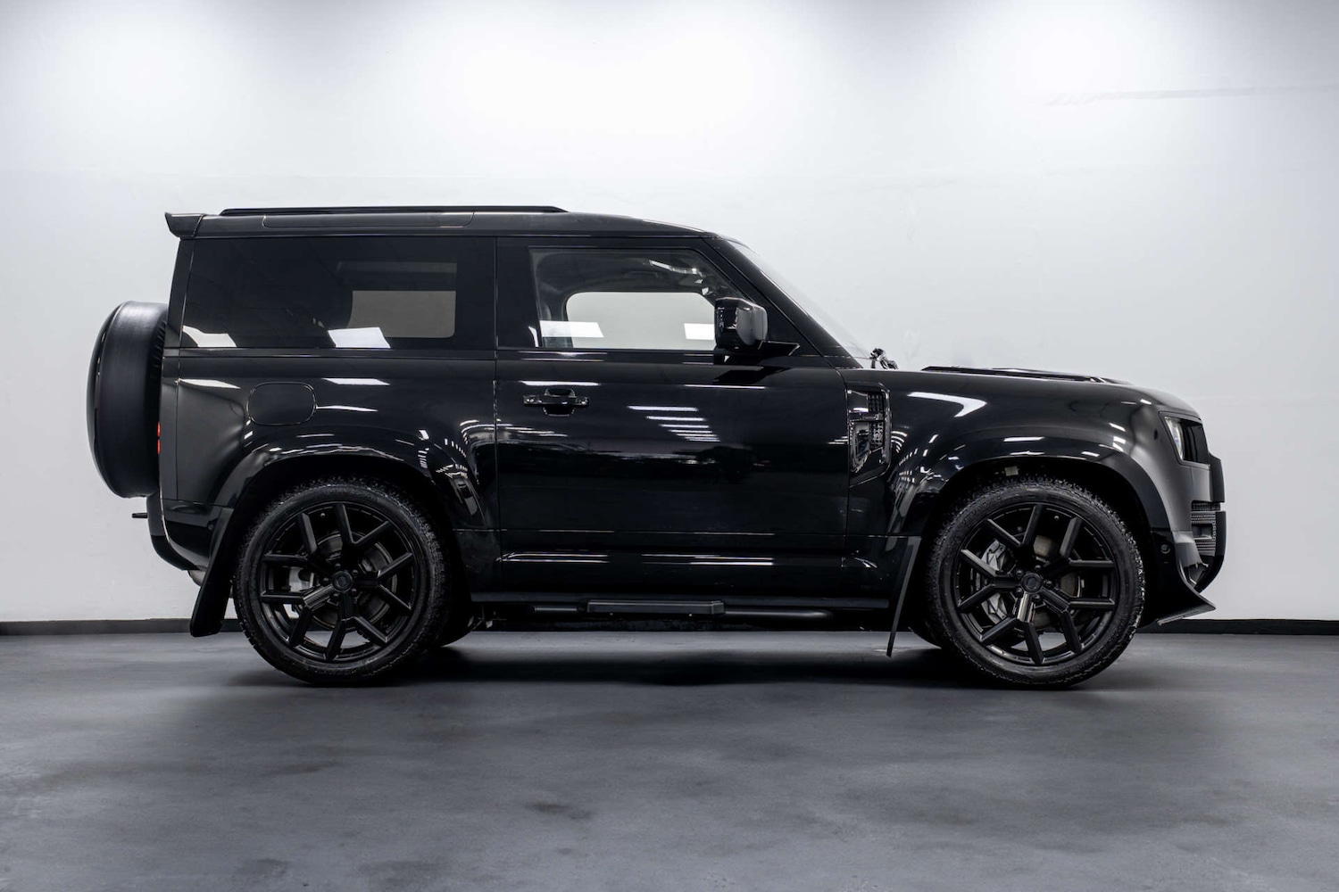 Used Land Rover Defender 2024 for sale - 77406682: Photo 14