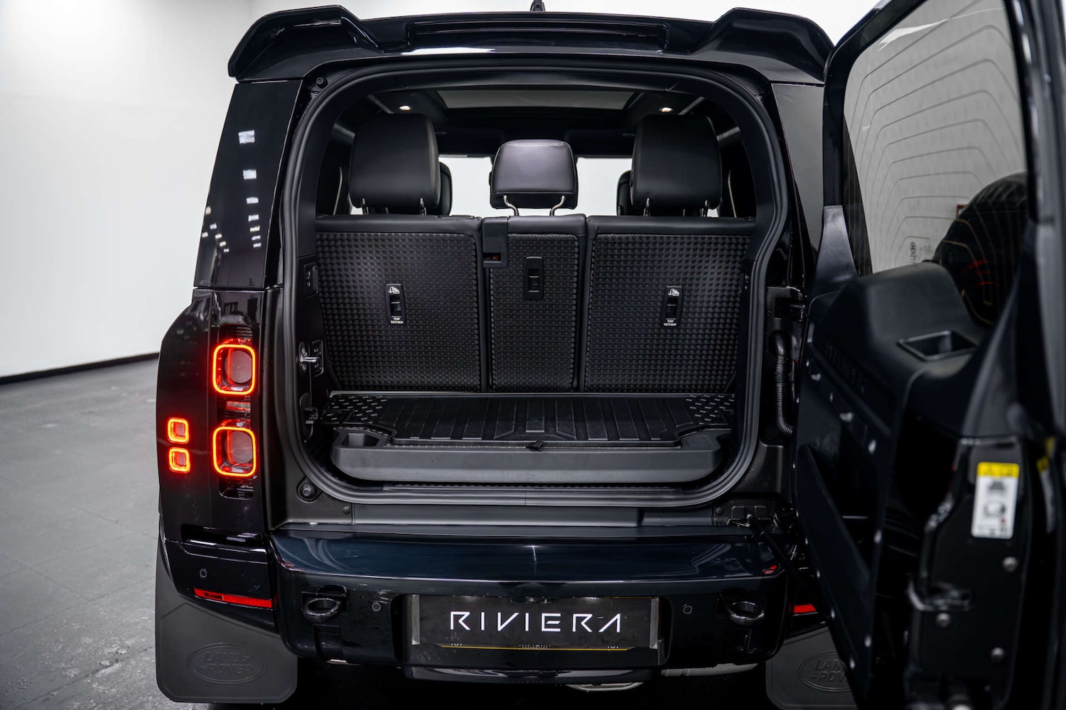 Used Land Rover Defender 2024 for sale - 77406682: Photo 18