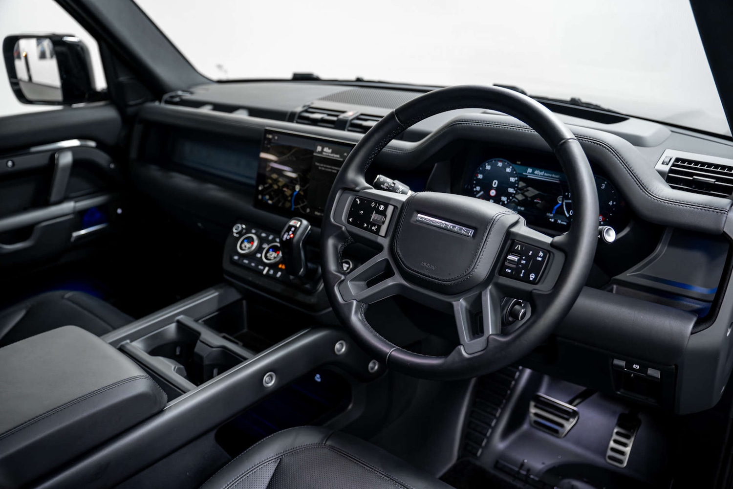 Used Land Rover Defender 2024 for sale - 77406682: Photo 2