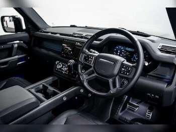 Used Land Rover Defender 2024 for sale - 77406682: Photo