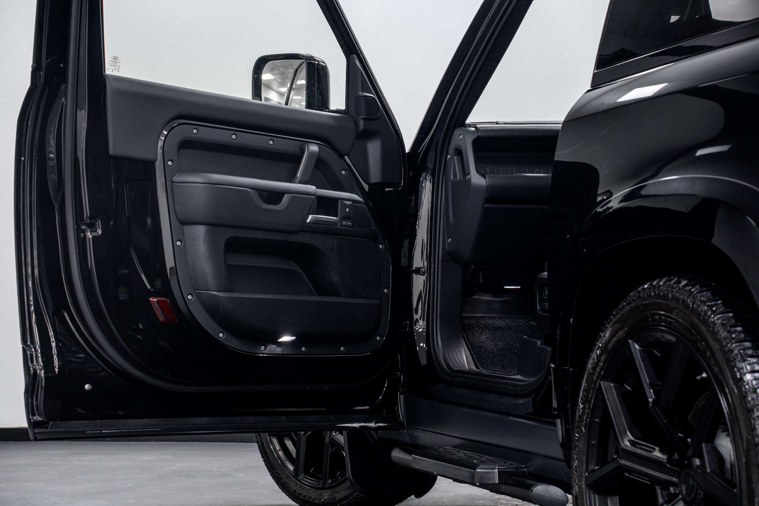 Used Land Rover Defender 2024 for sale - 77406682: Photo 6