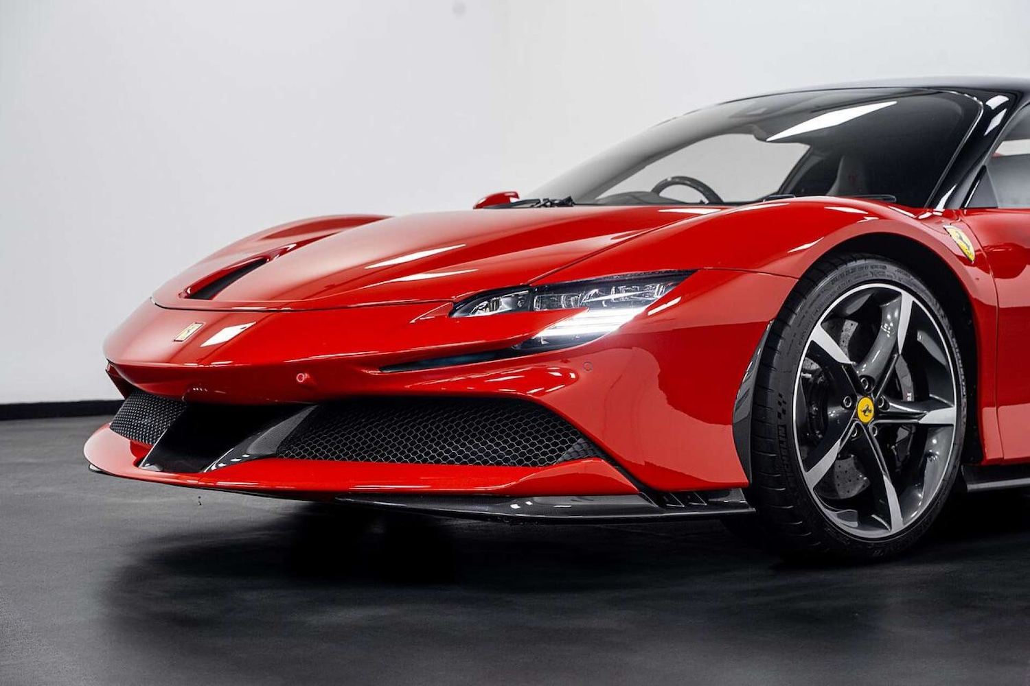 Used Ferrari SF90 Stradale 2023 for sale - 77406664: Photo 16