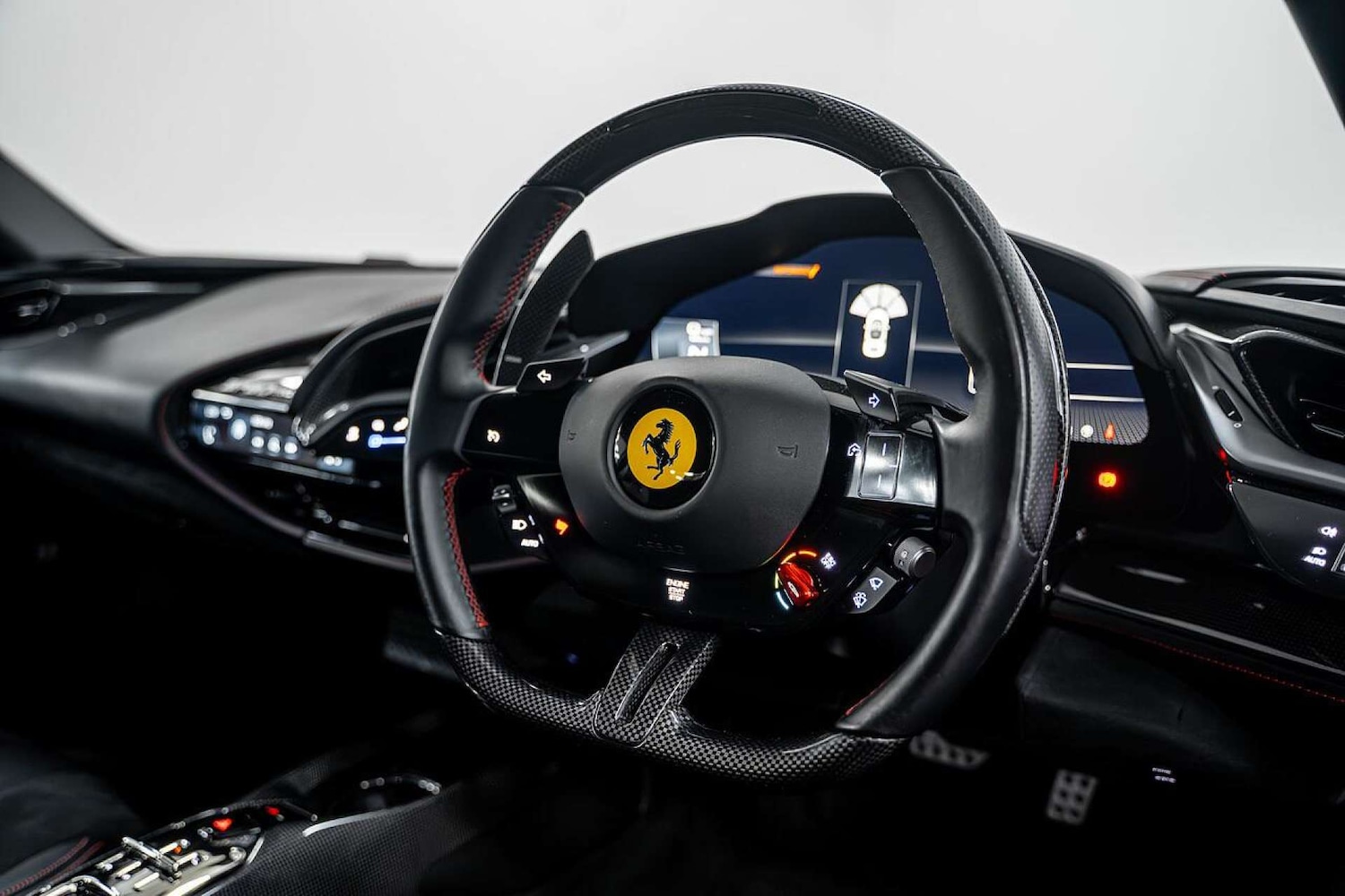 Used Ferrari SF90 Stradale 2023 for sale - 77406664: Photo 34