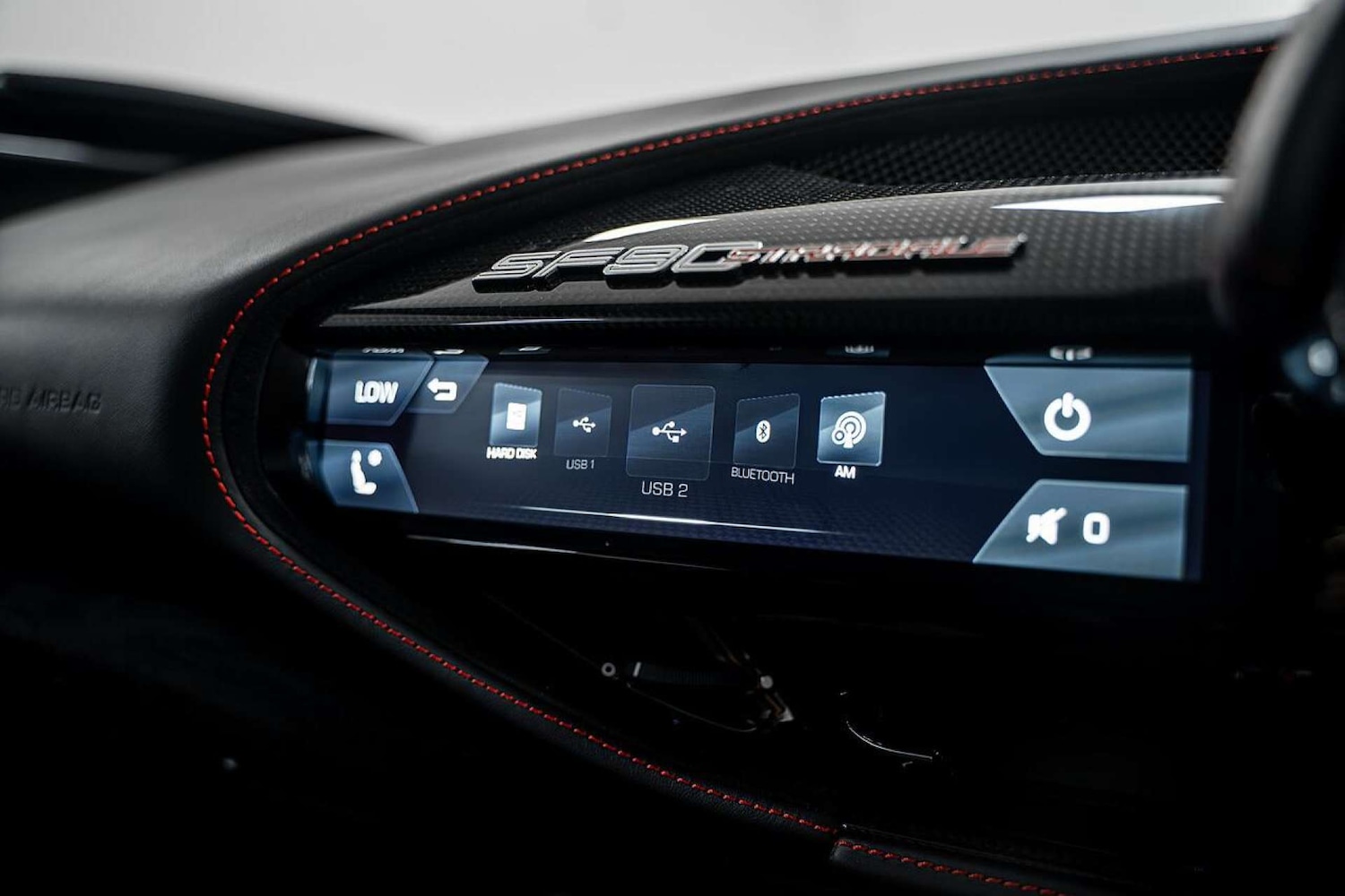 Used Ferrari SF90 Stradale 2023 for sale - 77406664: Photo 41