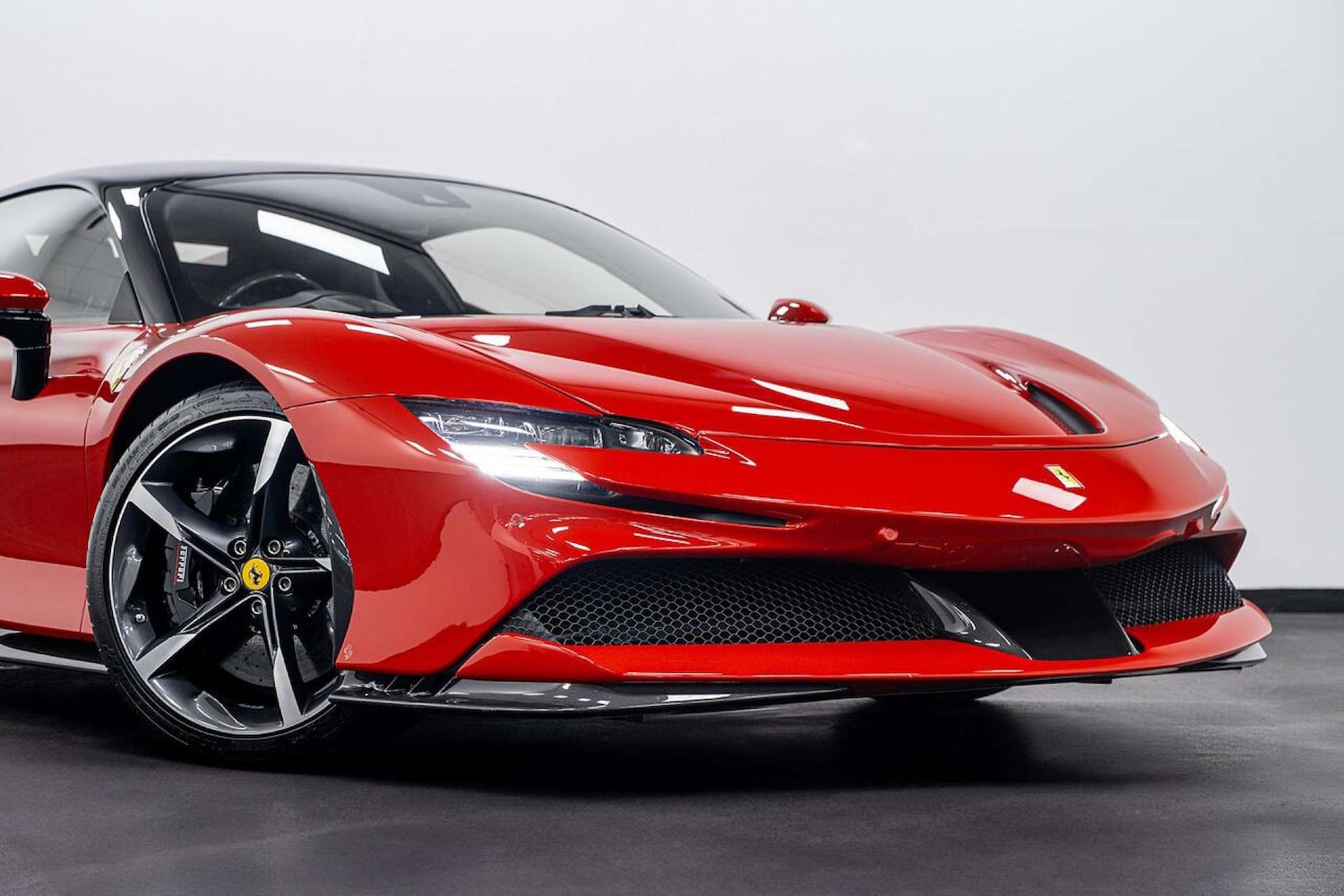 Used Ferrari SF90 Stradale 2023 for sale - 77406664: Photo 8