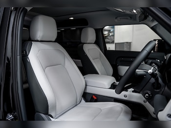 Used Land Rover Defender 90 2025 for sale - 77086516: Photo