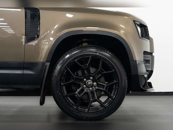 Used Land Rover Defender 2024 for sale - 78488278: Photo