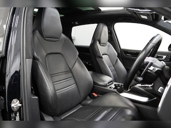 Used Porsche Cayenne 2021 for sale - 79434830: Photo