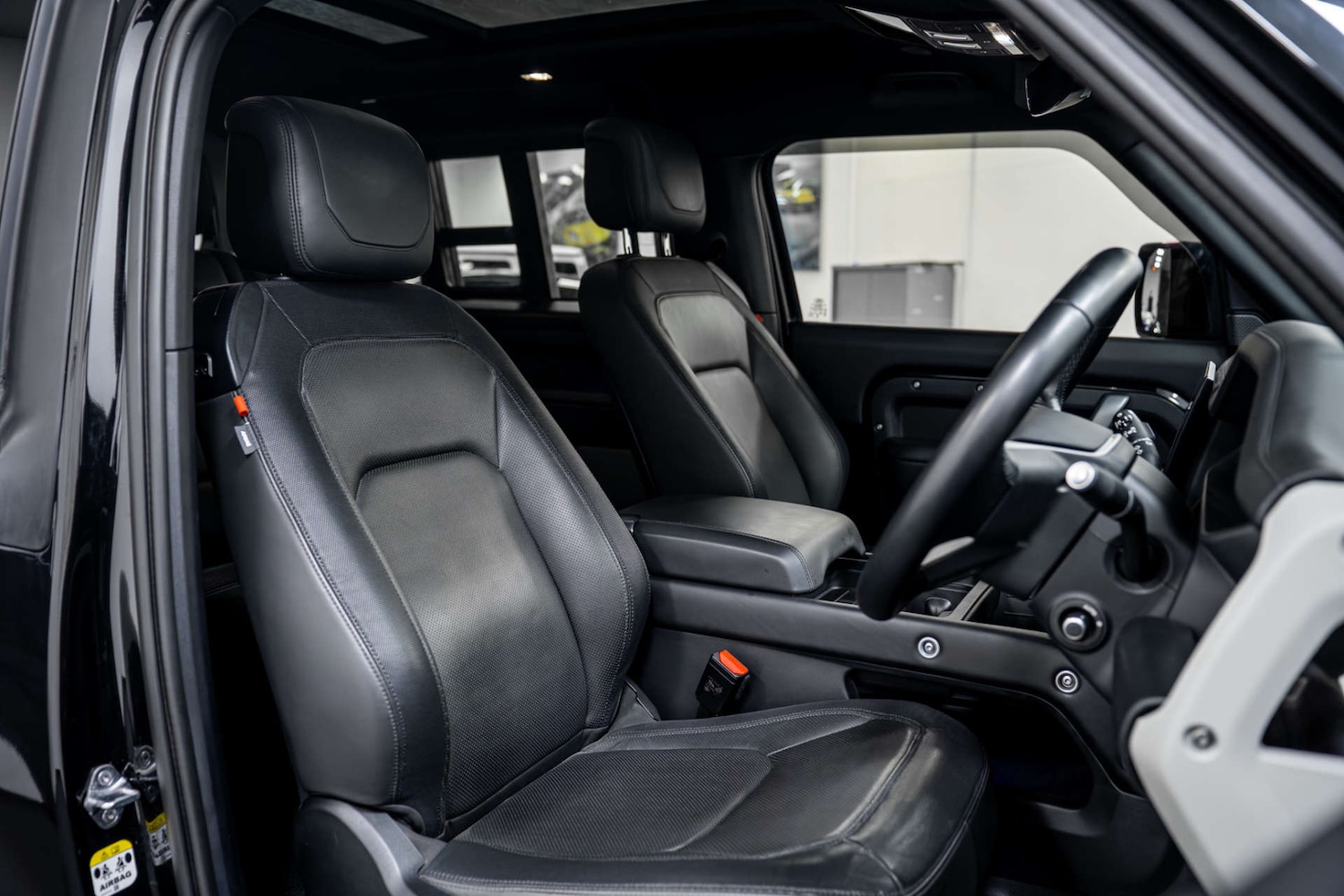 Used Land Rover Defender 2023 for sale - 77406687: Photo 3