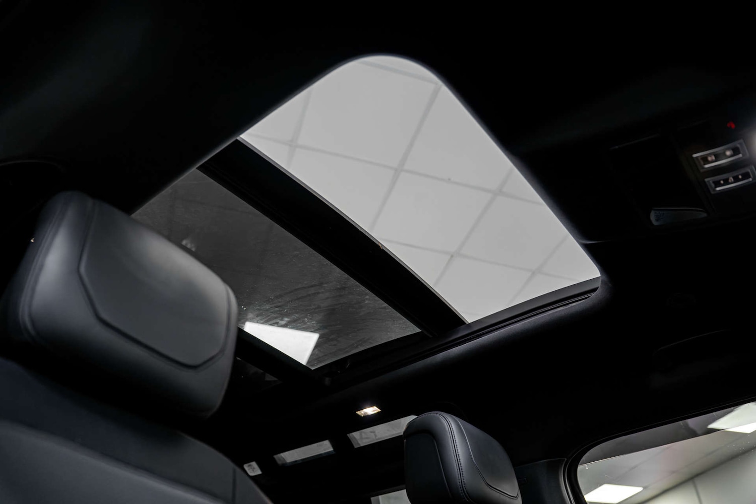 Used Land Rover Defender 2023 for sale - 77406687: Photo 39