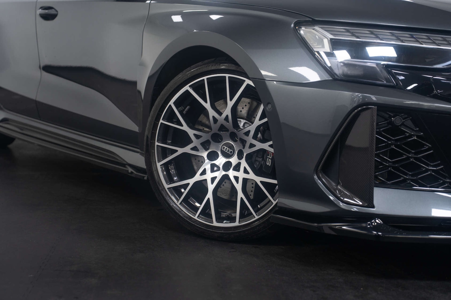 Used Audi RS3 2025 for sale - 77900979: Photo 2