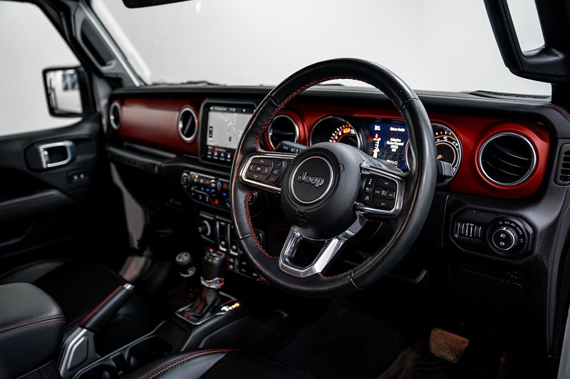 Used Jeep Wrangler 2023 for sale - 76553637: Photo 2