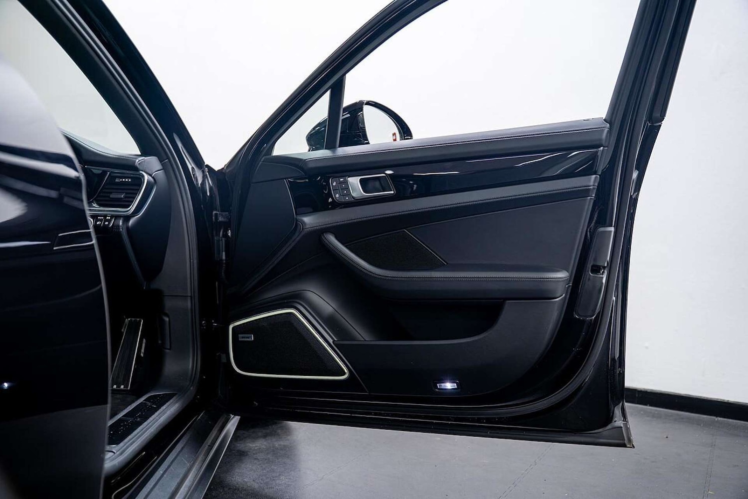 Used Porsche Panamera 2023 for sale - 77406659: Photo 23