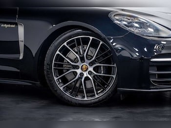 Used Porsche Panamera 2023 for sale - 77406659: Photo