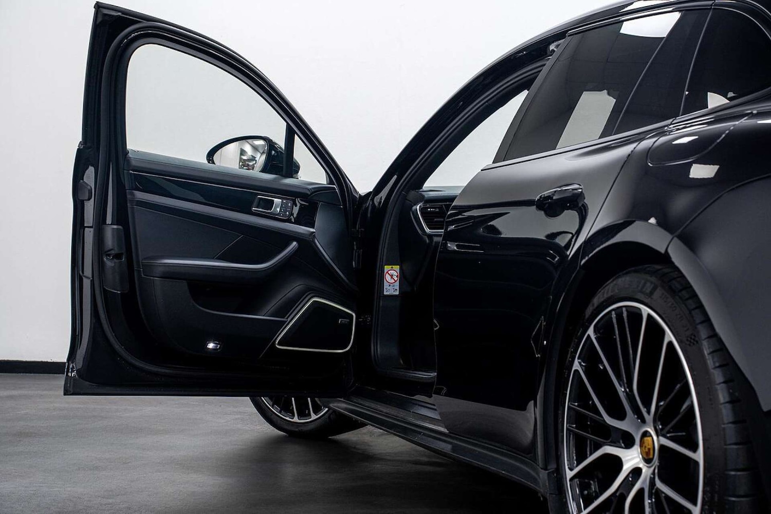 Used Porsche Panamera 2023 for sale - 77406659: Photo 6