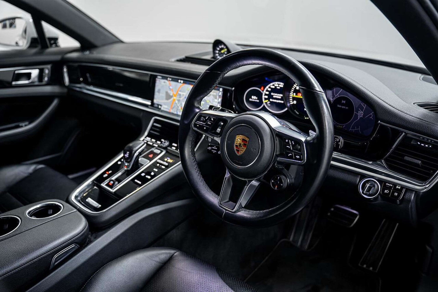 Used Porsche Panamera 2019 for sale - 77406622: Photo 2