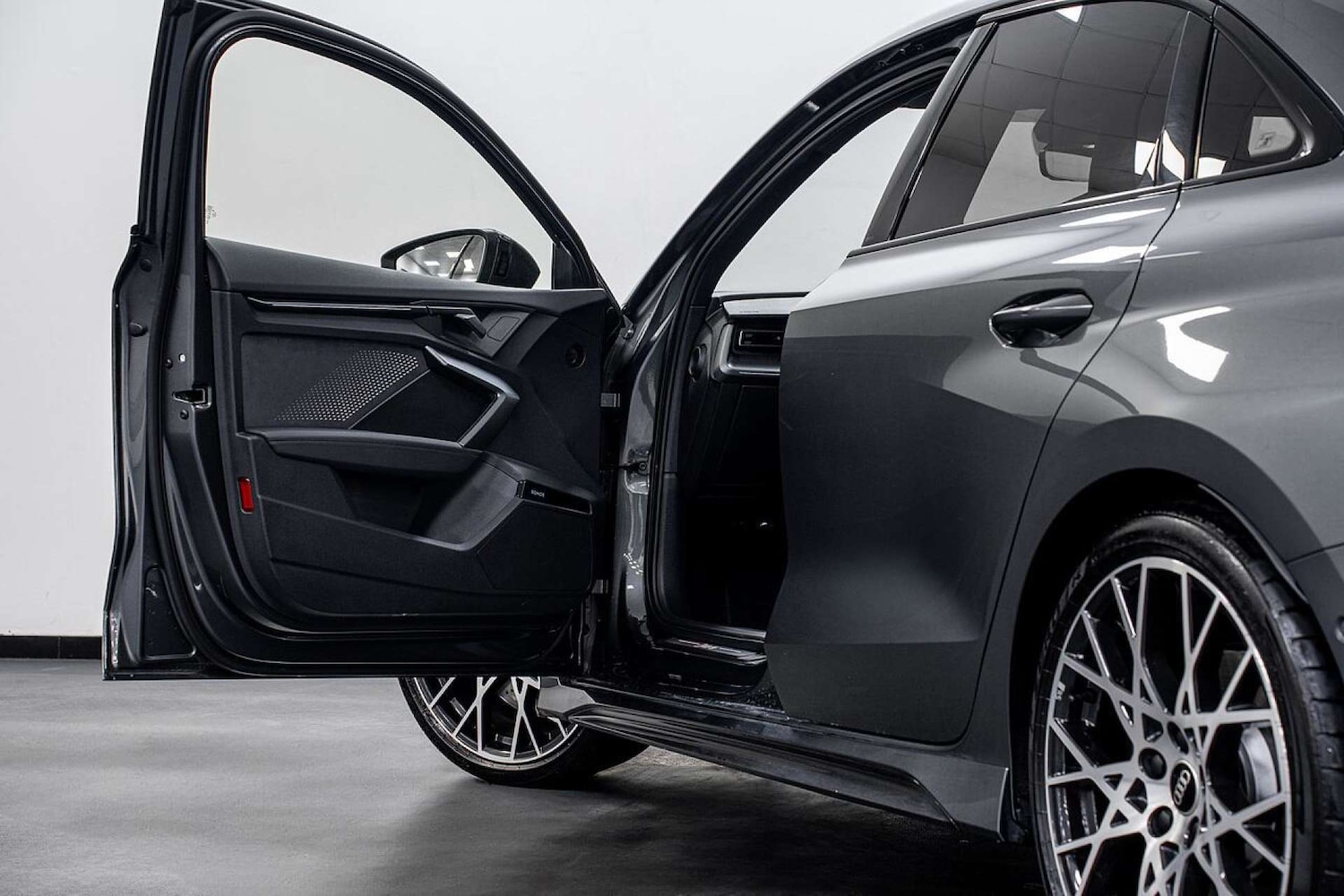 Used Audi RS3 2025 for sale - 77406638: Photo 6