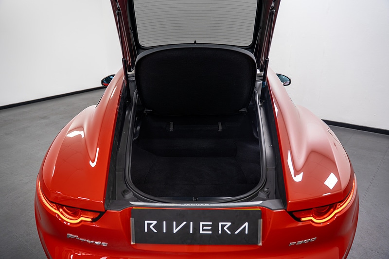 Used Jaguar F-Type 2018 for sale - 76205296: Photo 17