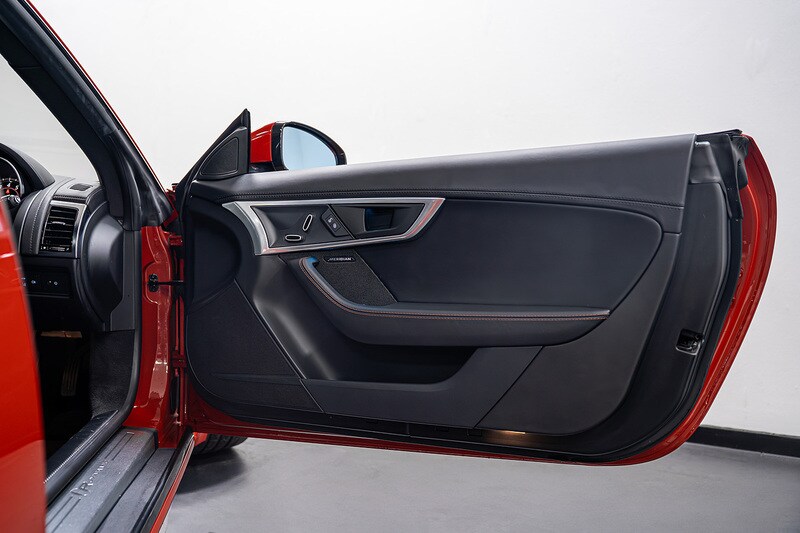 Used Jaguar F-Type 2018 for sale - 76205296: Photo 18