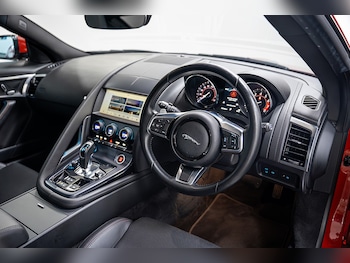 Used Jaguar F-Type 2018 for sale - 76205296: Photo 2