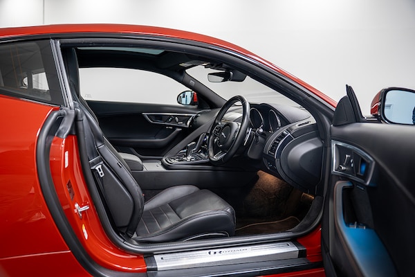 Used Jaguar F-Type 2018 for sale - 76205296: Photo 9