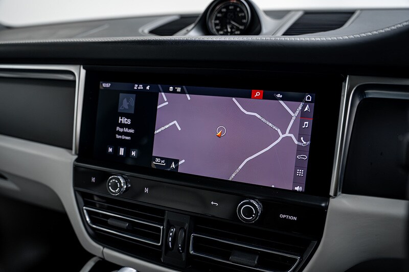 Used Porsche Macan 2022 for sale - 76682379: Photo 34