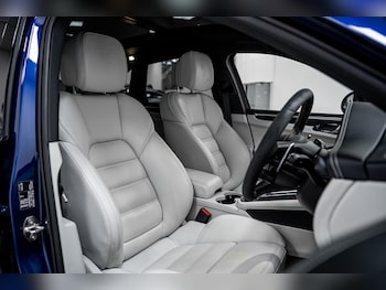 Used Porsche Macan 2022 for sale - 76682379: Photo