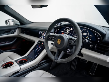 Used Porsche Taycan 2023 for sale - 76346038: Photo