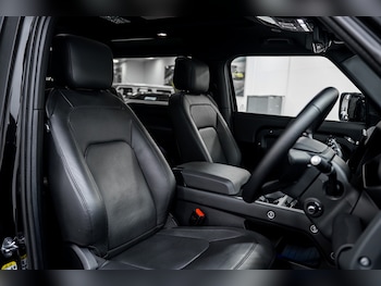 Used Land Rover Defender 90 2024 for sale - 77276905: Photo