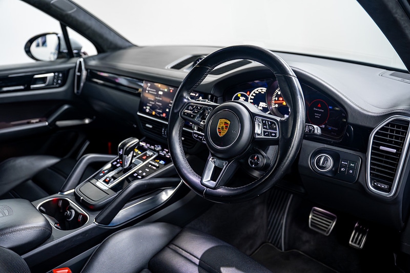 Used Porsche Cayenne 2021 for sale - 76858627: Photo 2