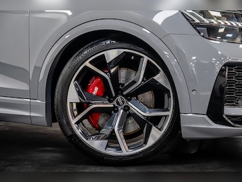 Used Audi RS Q8 2023 for sale - 75918050: Photo