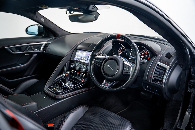 Used Jaguar F-Type 2019 for sale - 76368274: Photo 2