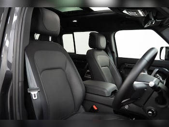 Used Land Rover Defender 110 2024 for sale - 79241358: Photo