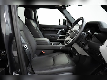 Used Land Rover Defender 110 2024 for sale - 79241358: Photo