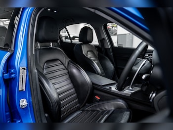 Used Alfa Romeo Giulia 2018 for sale - 76798857: Photo