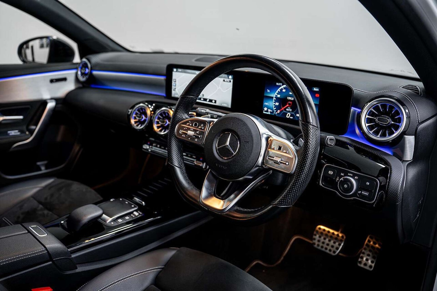 Used Mercedes-Benz A-Class 2021 for sale - 77406633: Photo 2