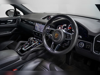 Used Porsche Cayenne 2019 for sale - 76236283: Photo 2