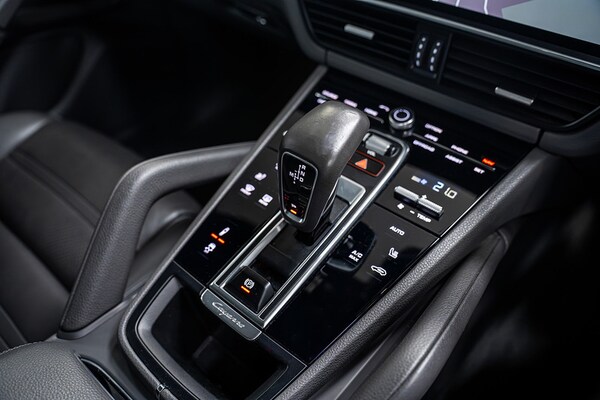 Used Porsche Cayenne 2019 for sale - 76236283: Photo 33