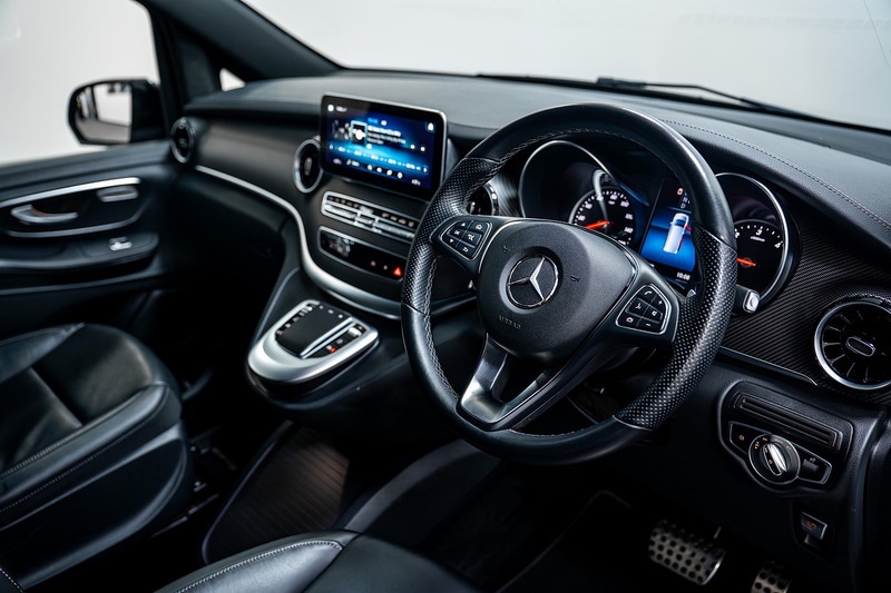 Used Mercedes-Benz V-Class 2023 for sale - 76069235: Photo 2