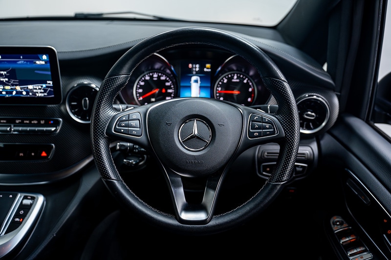 Used Mercedes-Benz V-Class 2023 for sale - 76069235: Photo 30