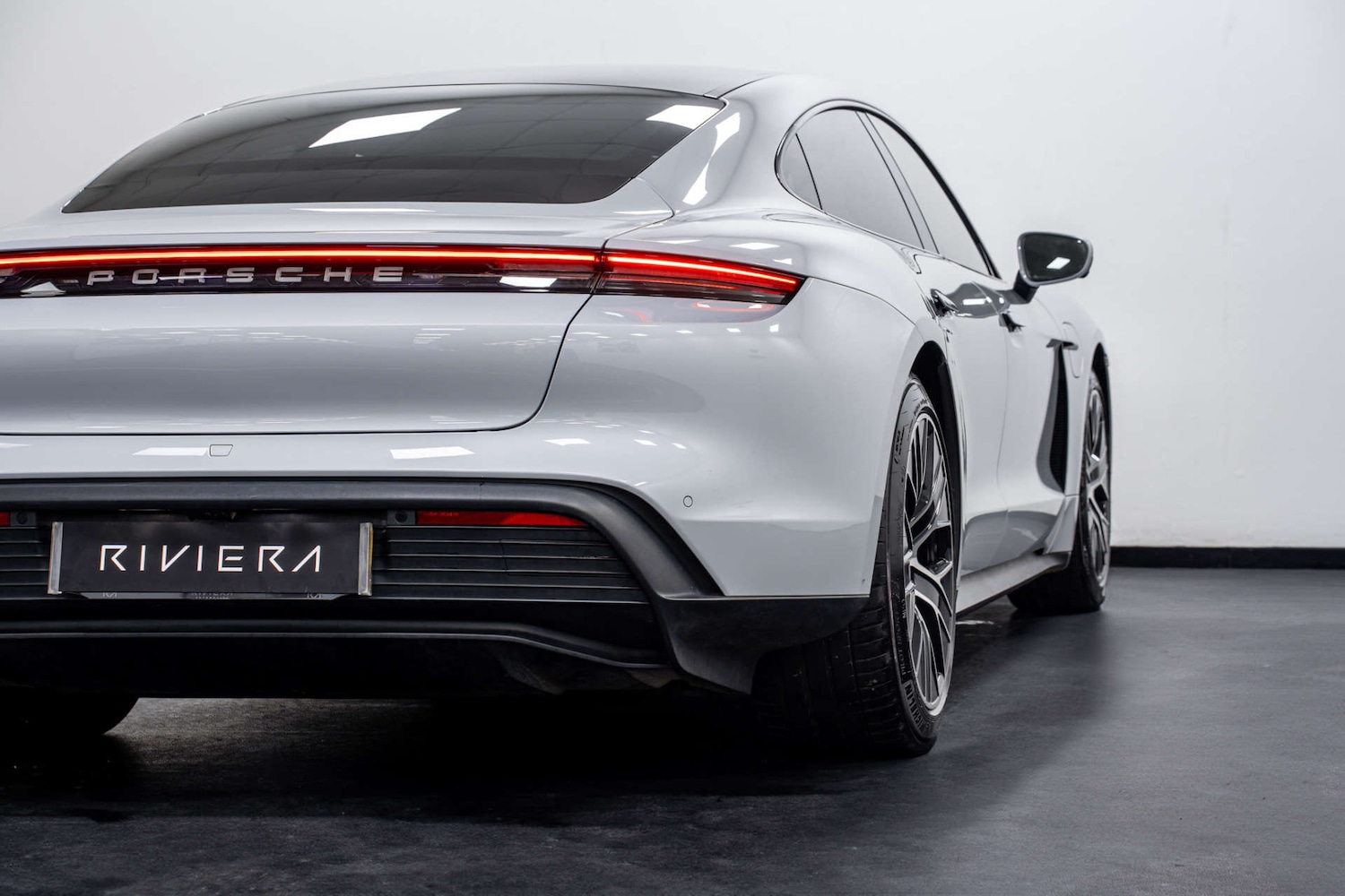 Used Porsche Taycan 2023 for sale - 77406698: Photo 10