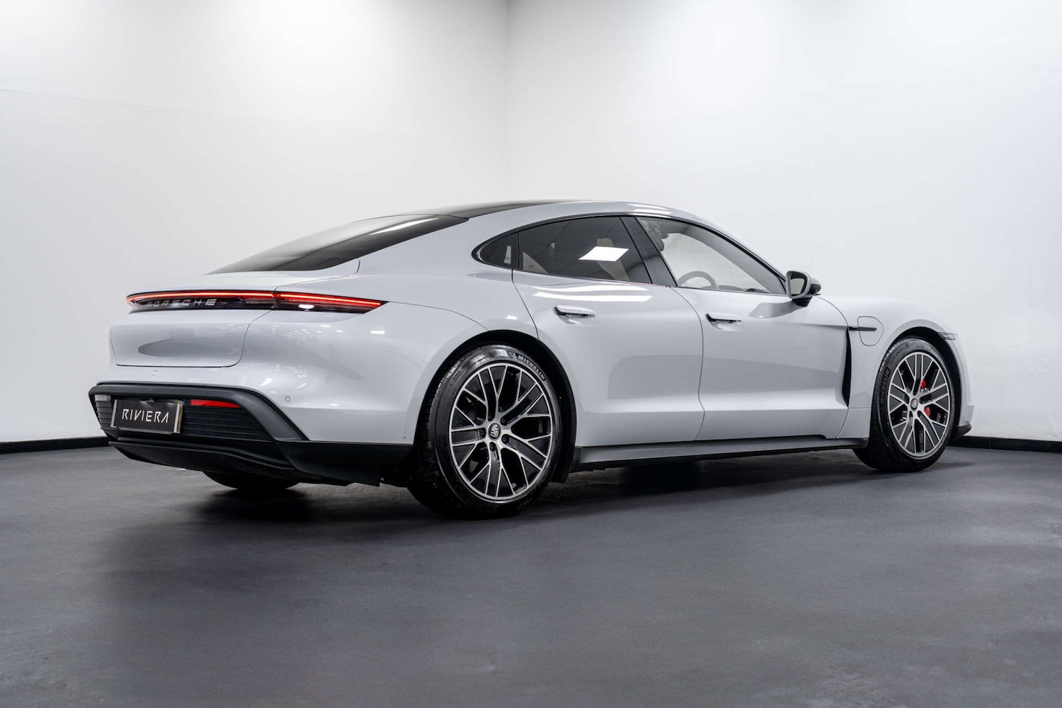 Used Porsche Taycan 2023 for sale - 77406698: Photo 16