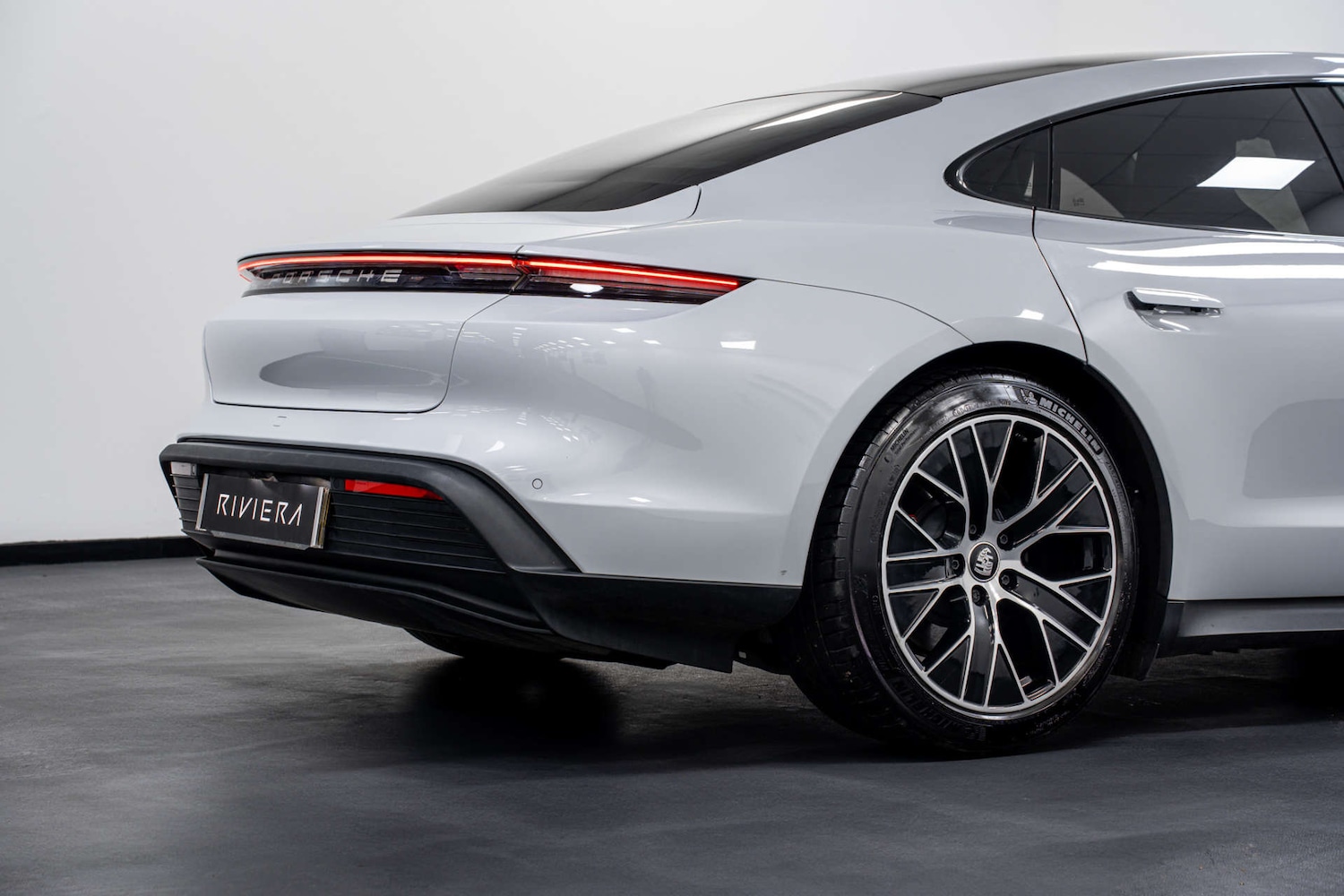 Used Porsche Taycan 2023 for sale - 77406698: Photo 17