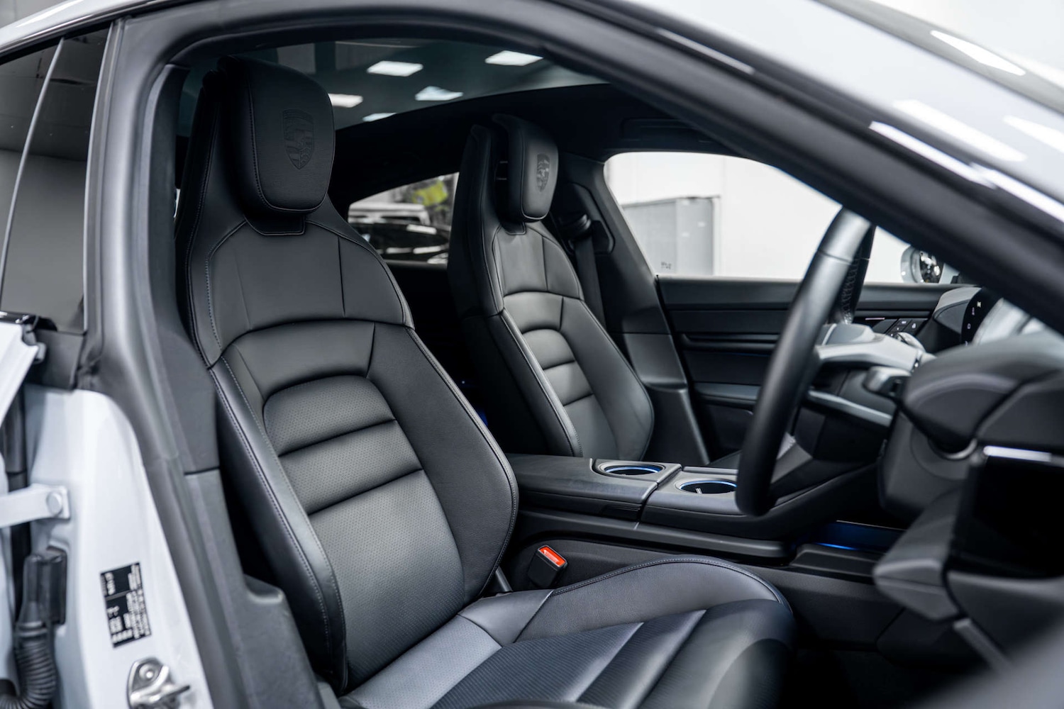 Used Porsche Taycan 2023 for sale - 77406698: Photo 3